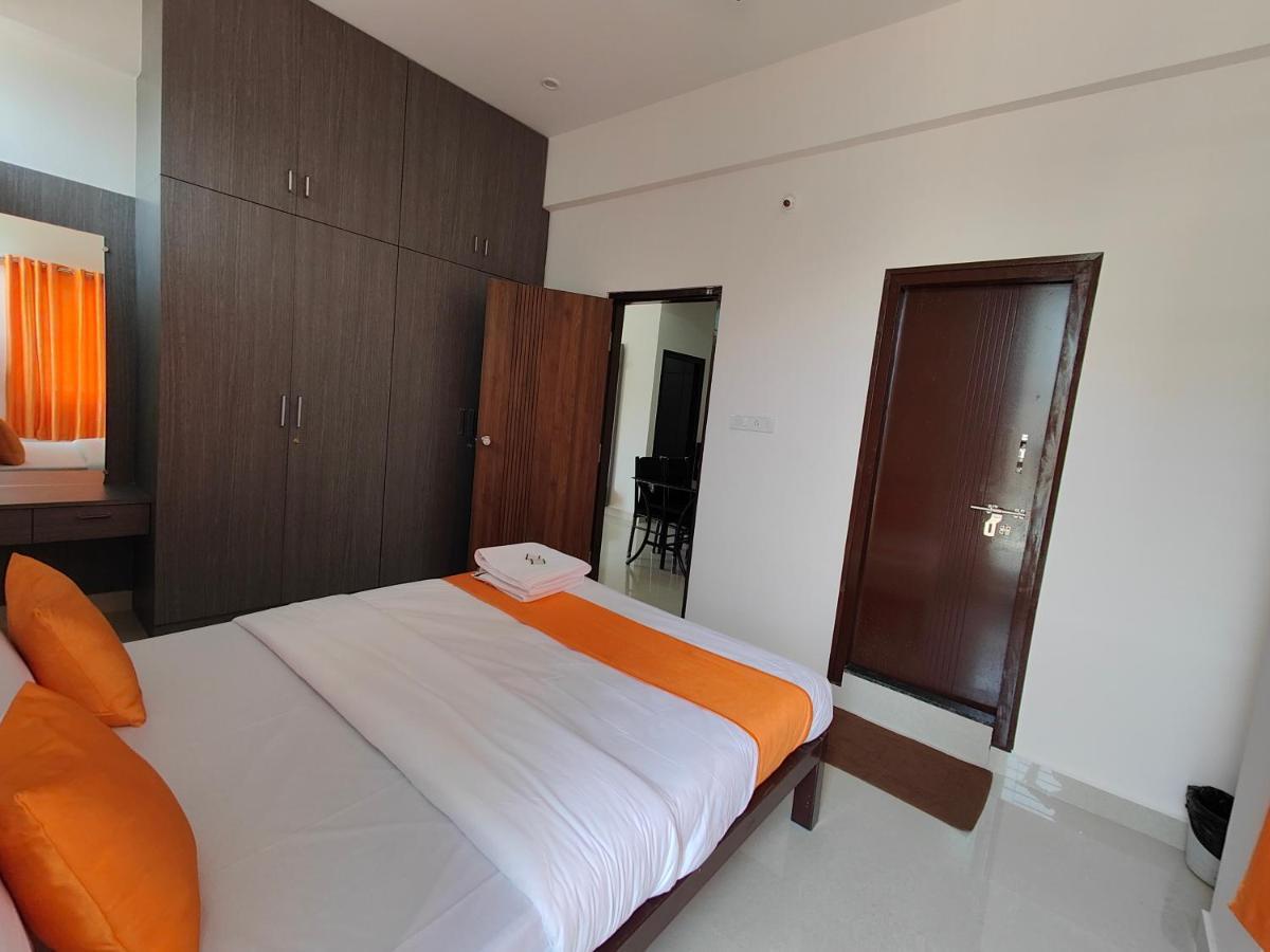 Meer Stay - Premium Service Apartments Vanivilasa Puram Bagian luar foto
