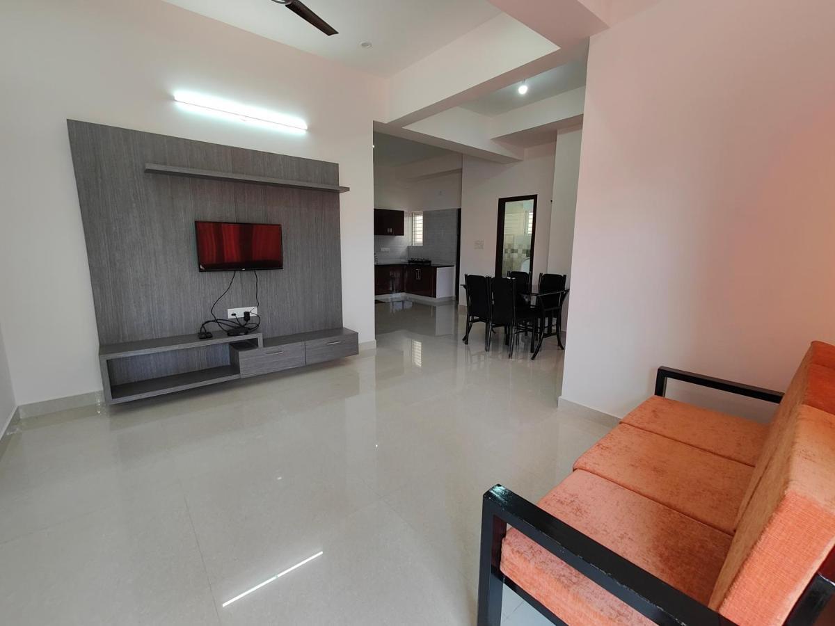 Meer Stay - Premium Service Apartments Vanivilasa Puram Bagian luar foto