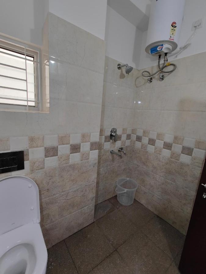 Meer Stay - Premium Service Apartments Vanivilasa Puram Bagian luar foto